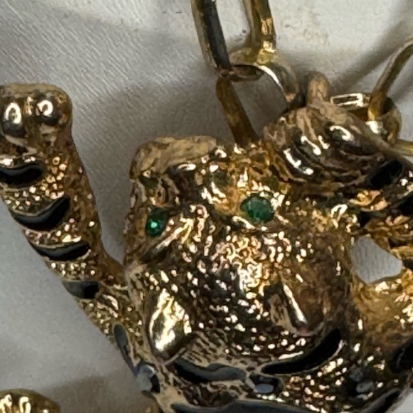 Tiger Necklace with necklace w/green eyes 30 inches - Picture 3 of 6